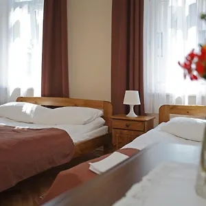 enigma-hostel-apartments.krakowhotelspoland.com/